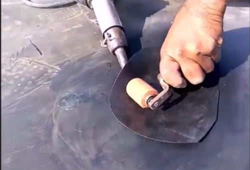 Hàn vá bạt nhựa HDPE bằng máy hàn bạt cầm tay dshxa